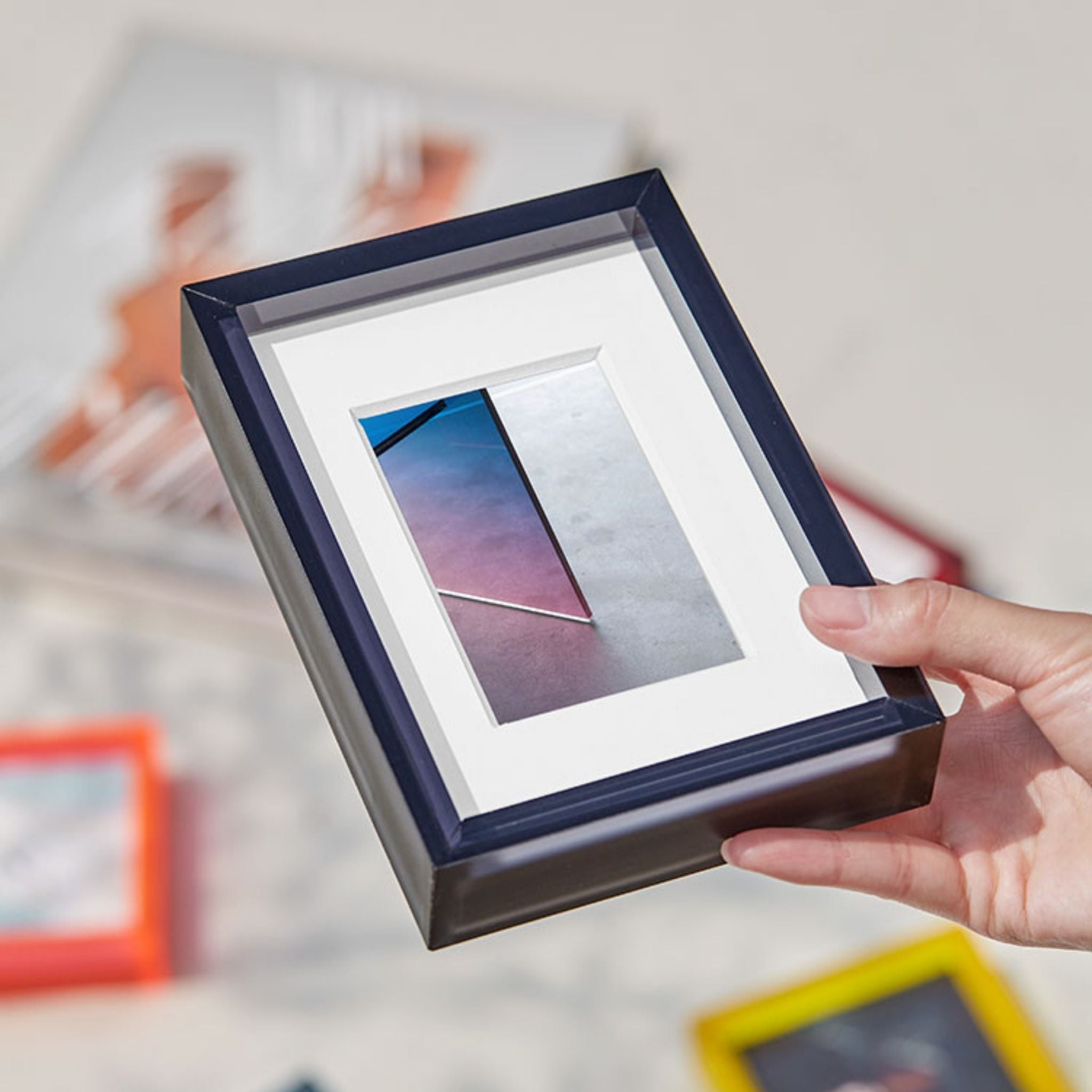 NeonEdge™ – Graphite Smoke | Table-top Acrylic Picture Frame
