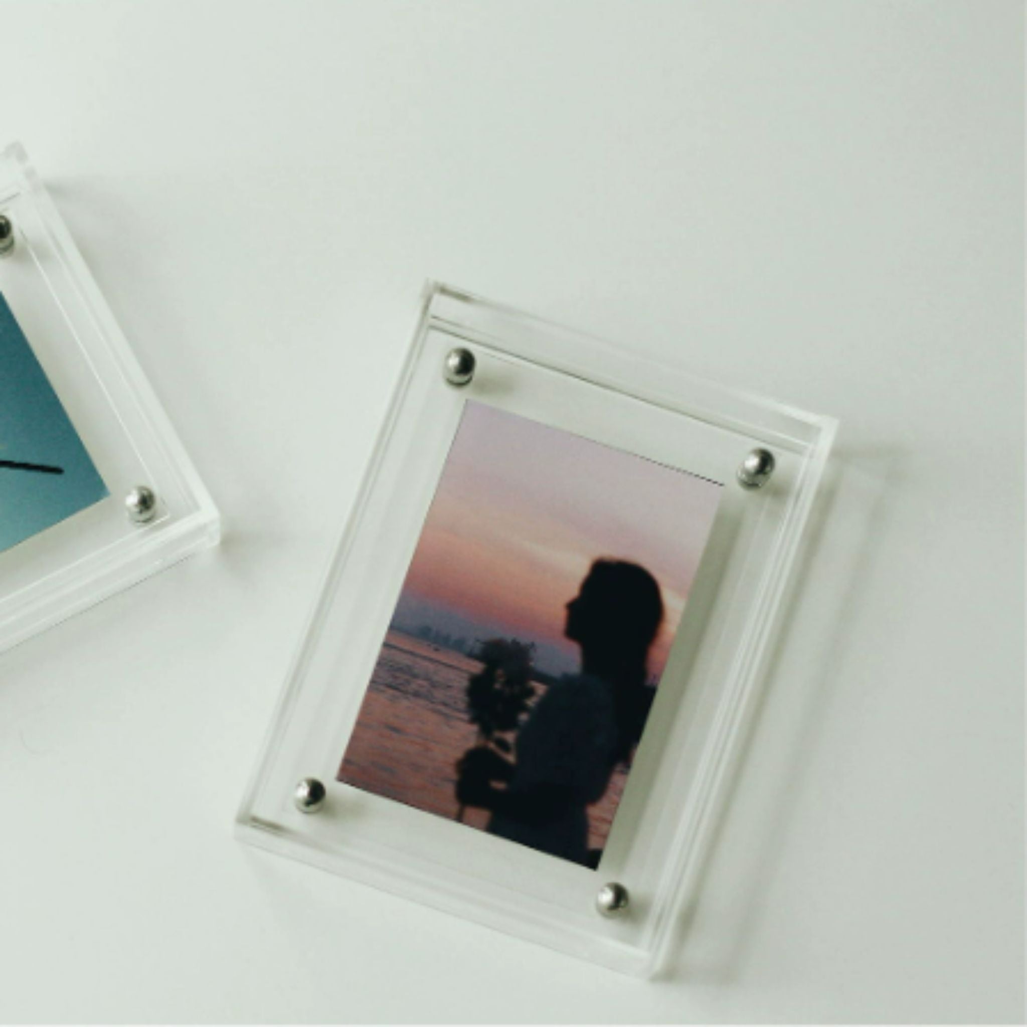 Mini Pop Series Acrylic Picture Frame – Chestnut | Thin Transparent Design | Warm Mini Display Frame
